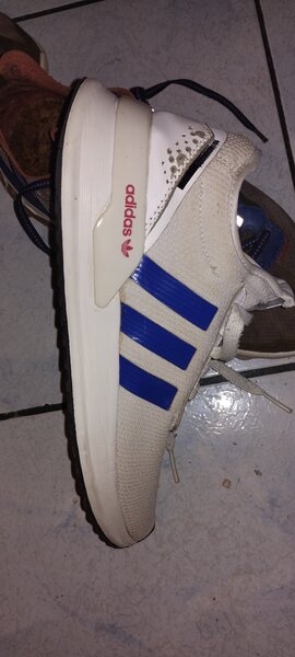 Adidasi stare buna